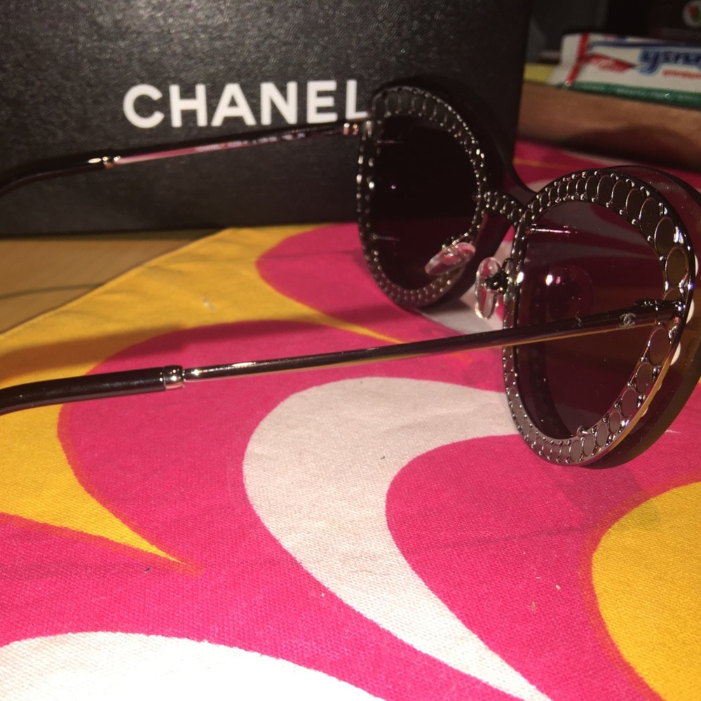 NIB! CHANEL 2018 Exclusive Vanity Fair Sunglasses - Picture 3 of 8